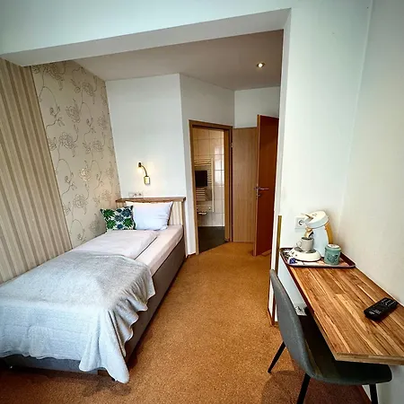 Bed & Rooms, Worgl